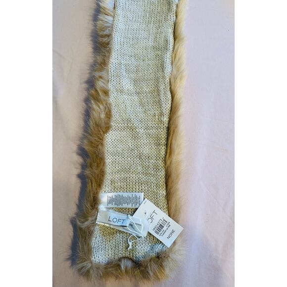 Ann Taylor LOFT Beautiful Glamour Luxurious Warm Faux Fur Crossover Scarf NWT - Picture 3 of 7